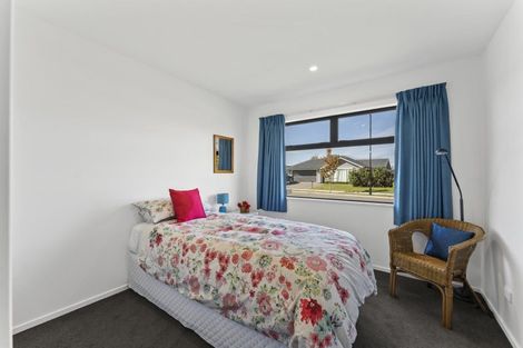 Photo of property in 41 Watkins Drive, Rangiora, 7400