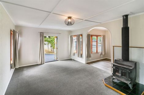 Photo of property in 10 Victor Street, Dannevirke, 4930