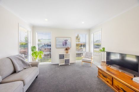 Photo of property in 20 Dee Street, Otane, 4202