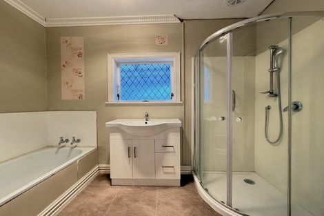 Photo of property in 2 Aparima Avenue, Miramar, Wellington, 6022