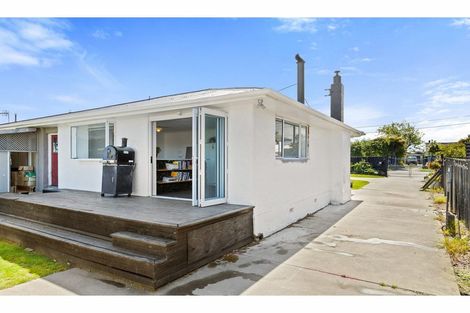 Photo of property in 72 Saint Johns Street, Woolston, Christchurch, 8062