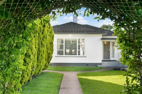 Photo of property in 10 Harbour View Road, Point Chevalier, Auckland, 1022