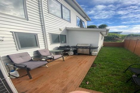 Photo of property in 70 Headland Drive, Long Bay, Auckland, 0630