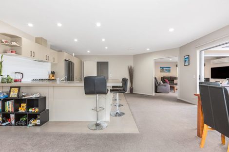 Photo of property in 17 Kaimai Place, Aotea, Porirua, 5024