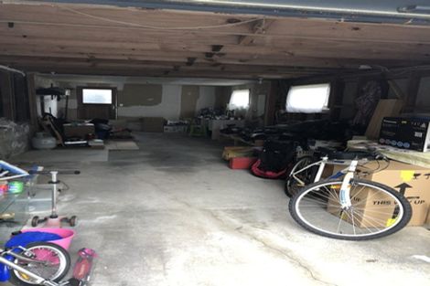 Photo of property in 4 La Trobe Street, Pakuranga Heights, Auckland, 2010