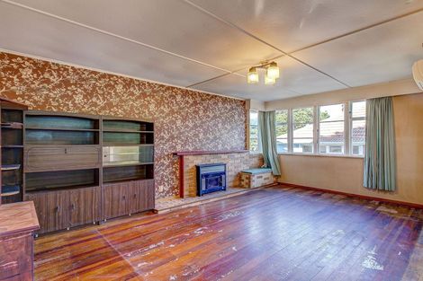 Photo of property in 19 Franklyn Road, Tawa, Wellington, 5028