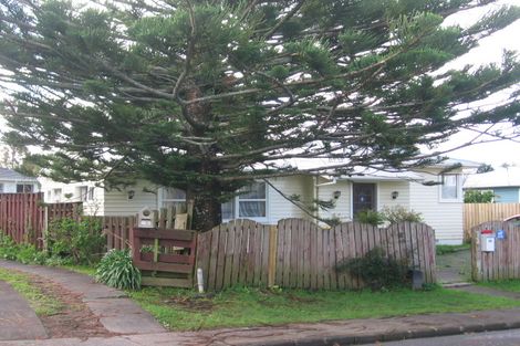 Photo of property in 24 Lendic Avenue, Henderson, Auckland, 0612