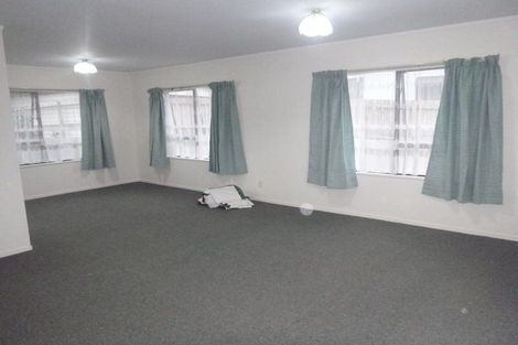 Photo of property in 12 Sumich Place, West Harbour, Auckland, 0618