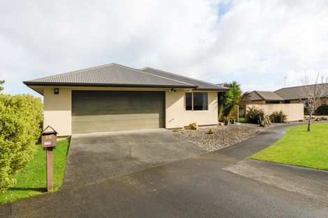 Photo of property in 21 Cleveland Heights, Kelvin Grove, Palmerston North, 4414