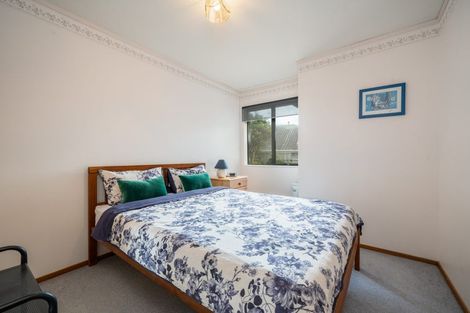 Photo of property in 5 Longmont Terrace, Churton Park, Wellington, 6037
