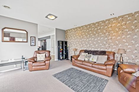 Photo of property in 12 Millennium Hill, Paraparaumu, 5032