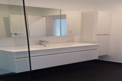 Photo of property in 27 Park Hill Road, Birkenhead, Auckland, 0626