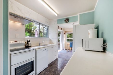 Photo of property in 15 Robbies Road, Shelly Park, Auckland, 2014