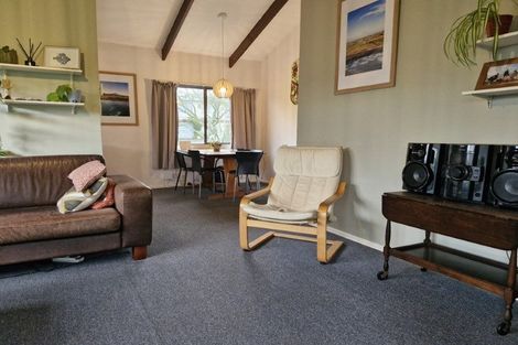 Photo of property in 6 Hickford Place, Okato, 4335