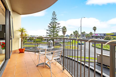 Photo of property in The Rennaissance, 1g/18 Ronwood Avenue, Manukau, Auckland, 2104