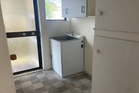 Photo of property in 19a Etherton Drive, Weymouth, Auckland, 2103