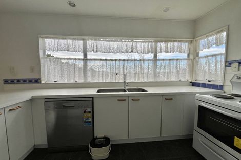 Photo of property in 103b Redoubt Road, Goodwood Heights, Auckland, 2105