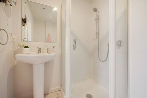 Photo of property in Stadium Garden Flats, 304/107 Thorndon Quay, Pipitea, Wellington, 6011