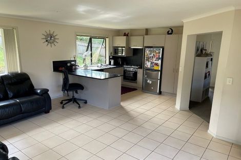 Photo of property in 9 Kumar Place, The Gardens, Auckland, 2105