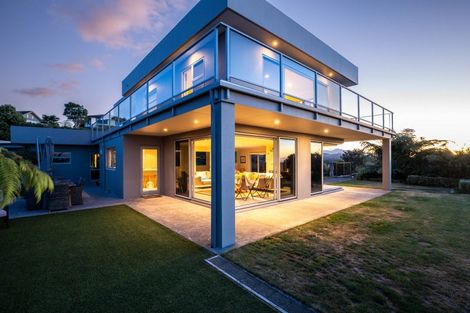 Photo of property in 33 Veale Road, Frankleigh Park, New Plymouth, 4371