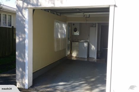 Photo of property in 97 Hobsonville Road, West Harbour, Auckland, 0618