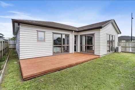 Photo of property in 33 Koroheke Road, Takanini, 2110