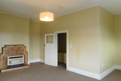 Photo of property in 82 Kelburn Parade, Kelburn, Wellington, 6012