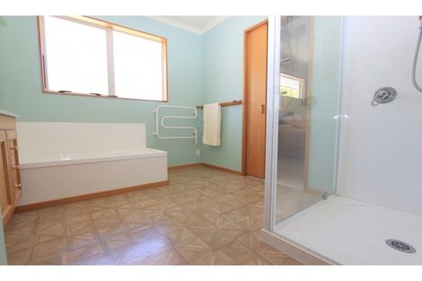 Photo of property in 33 Karina Crescent, Redwoodtown, Blenheim, 7201