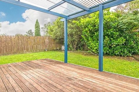 Photo of property in 2/16 De Quincey Terrace, Highland Park, Auckland, 2010