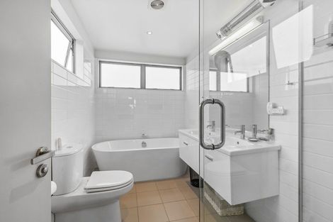 Photo of property in 1/38 Ferry Street, Seatoun, Wellington, 6022