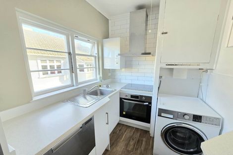 Photo of property in San Marino Apartments, 5/4 Oak Park Avenue, Te Aro, Wellington, 6011