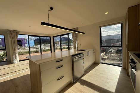 Photo of property in 37 Shelduck Road, Jacks Point, 9371