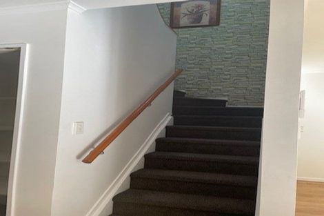 Photo of property in 3/2 Sunnydale Place, Oteha, Auckland, 0632