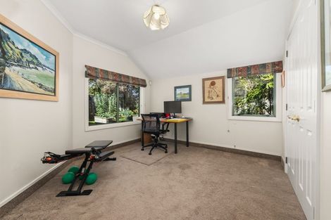 Photo of property in 16 Cranbrook Grove, Waikanae, 5036