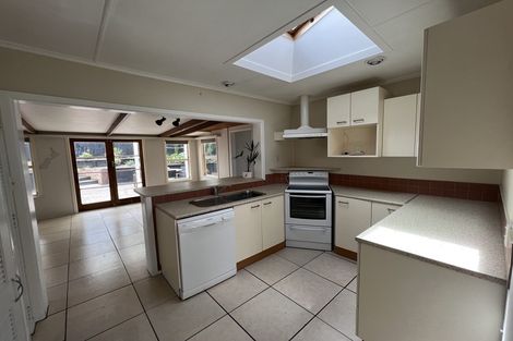 Photo of property in 112 Harbour View Road, Omokoroa, 3114