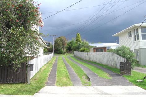 Photo of property in 2/8 Kaweka Street, New Lynn, Auckland, 0600