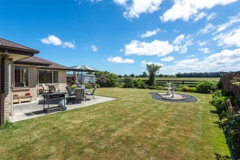 Photo of property in 11 Walnut Way, Rangiora, 7400