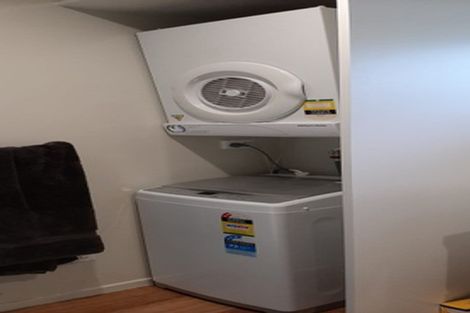 Photo of property in 37 West Lynn Road, Titirangi, Auckland, 0604