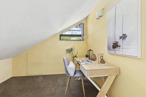 Photo of property in 23 Amesbury Drive, Churton Park, Wellington, 6037