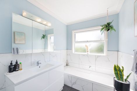 Photo of property in 50 Haydon Street, Roslyn, Palmerston North, 4414