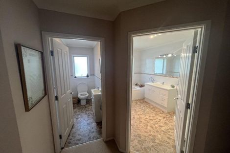 Photo of property in 2 Manukaka Heights, Hurdon, New Plymouth, 4310