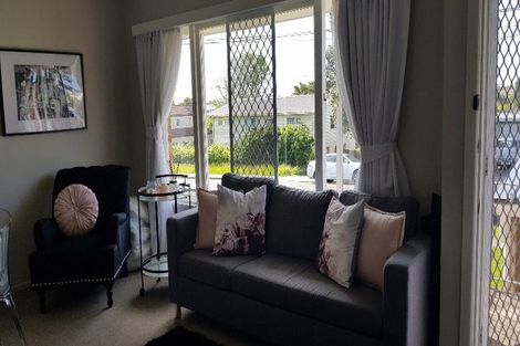 Photo of property in 2/4a Corrella Road, Belmont, Auckland, 0622