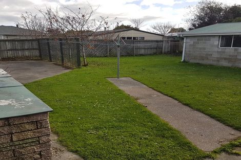 Photo of property in 17 Eglinton Street, Avondale, Christchurch, 8061