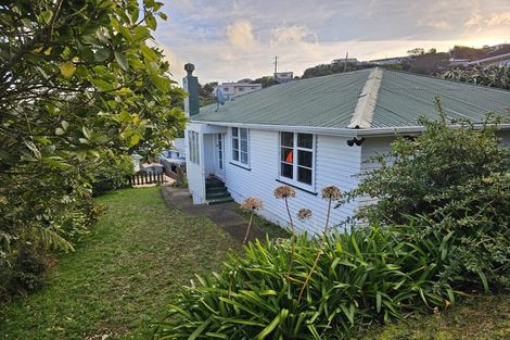 Photo of property in 57 Salford Street, Newlands, Wellington, 6037