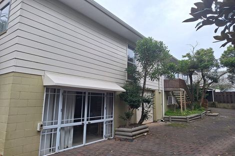 Photo of property in 2/56 Lavery Place, Sunnynook, Auckland, 0632