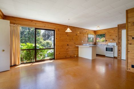 Photo of property in 128 Avalon Place, Whangamata, 3620