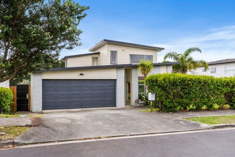 Photo of property in 22 Kokako Rise, Papakura, 2110