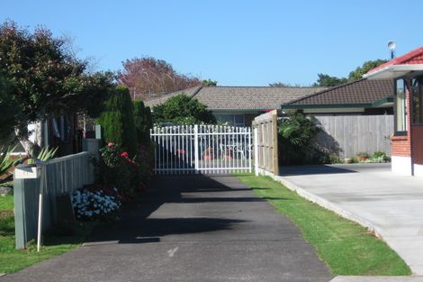 Photo of property in 2/11 Buckingham Crescent, Manukau, Auckland, 2025