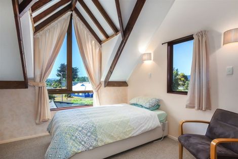 Photo of property in 2 Exploration Way, Whitby, Porirua, 5024