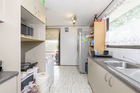 Photo of property in 1/12 Cameron Place, Ranui, Auckland, 0612